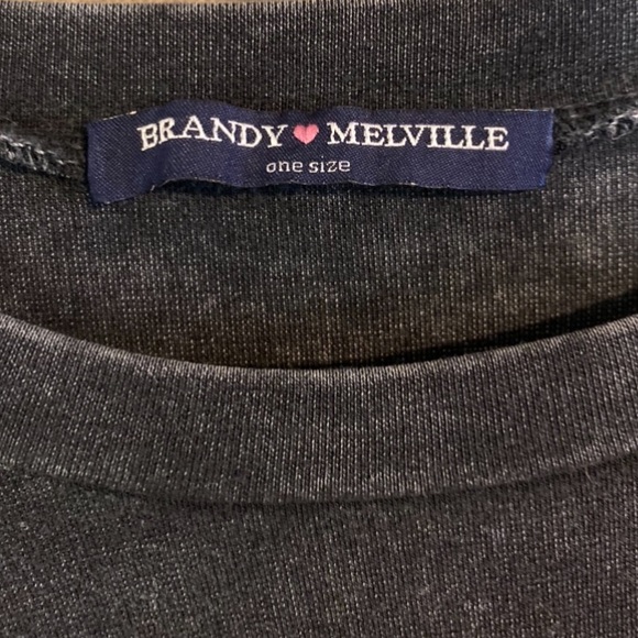 Brandy Melville short sleeve - Picture 2 of 3